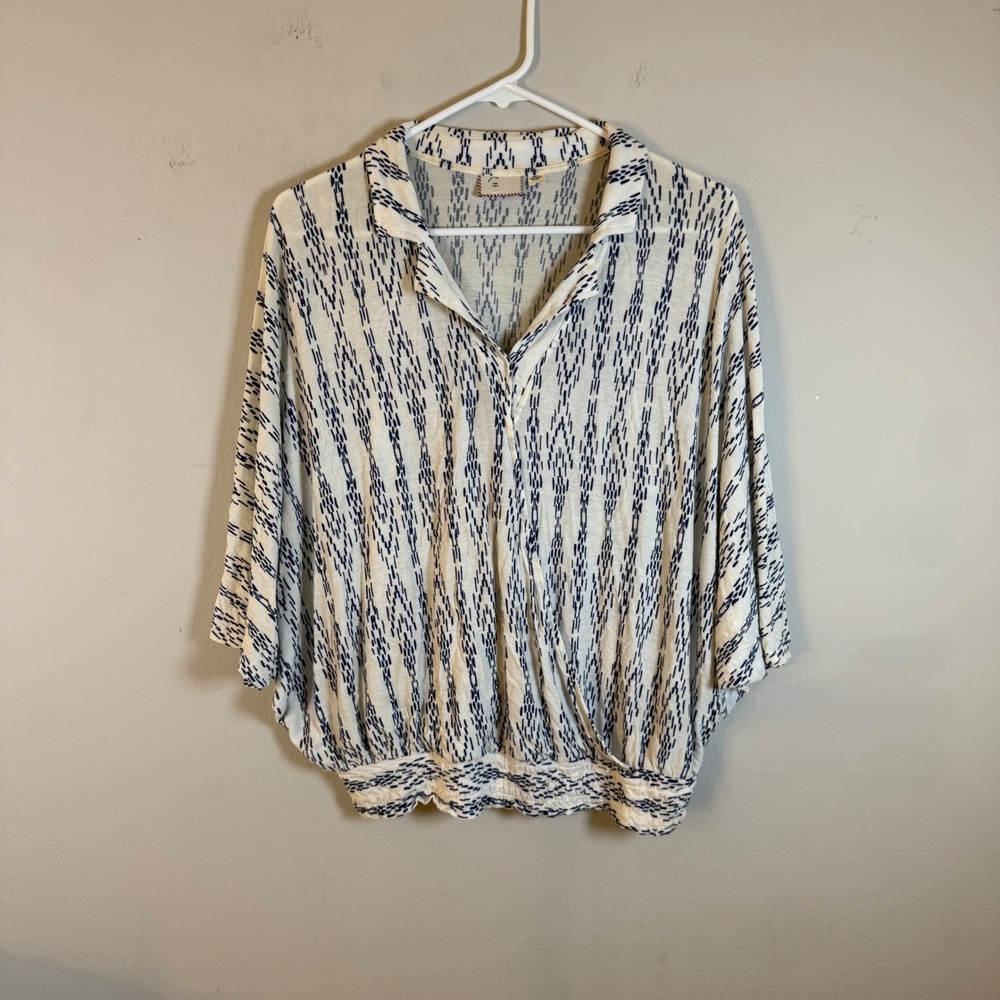 Anthropologie Postmark Navy Blue Ikat Surplice Blouson Top XS Smocked Hem Rayon